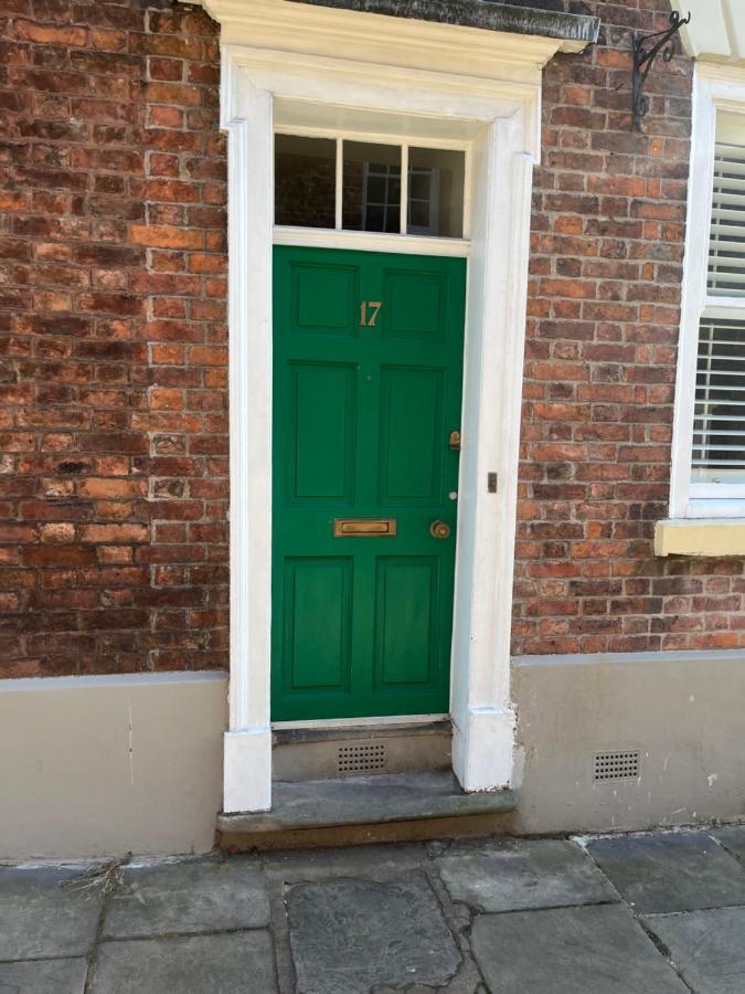 18Th Century Townhouse In Chester City Centreヴィラ エクステリア 写真