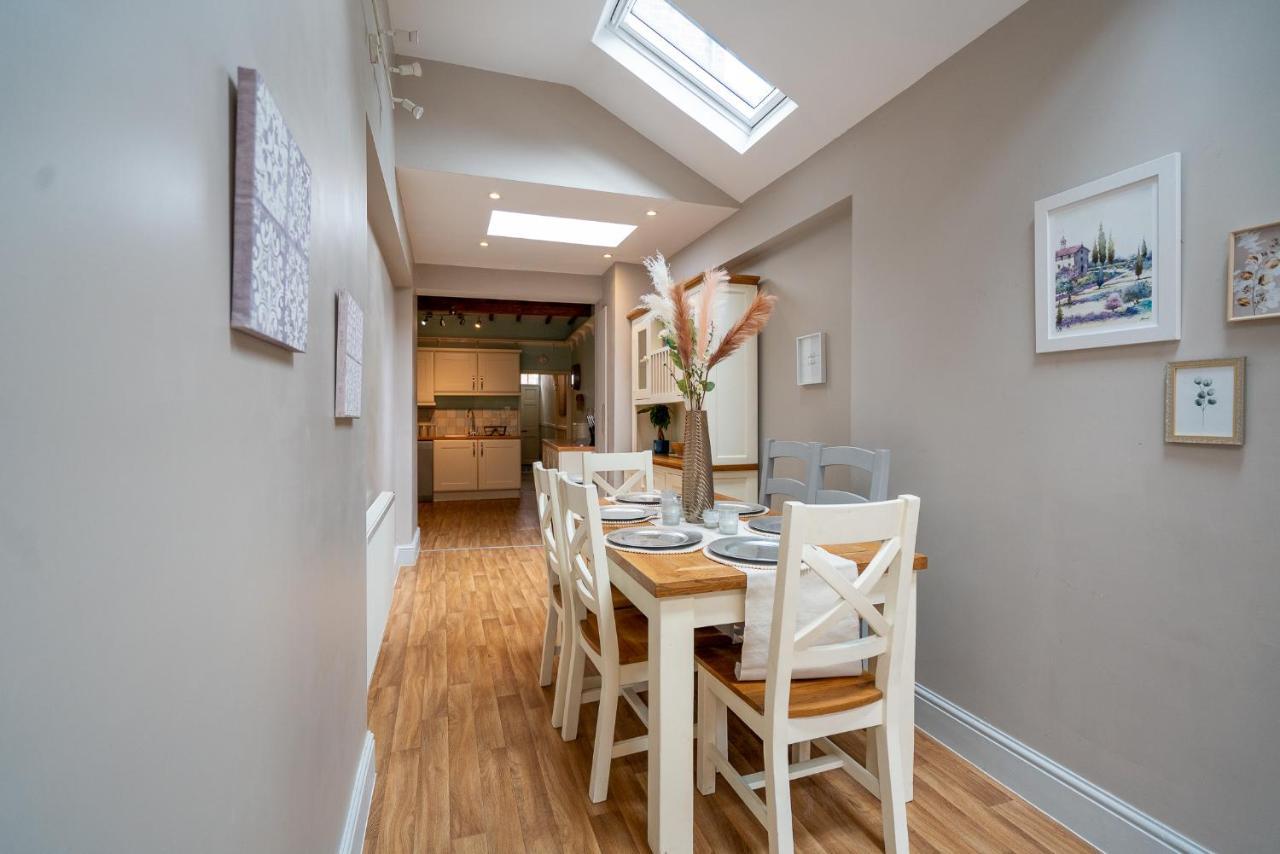 18Th Century Townhouse In Chester City Centreヴィラ エクステリア 写真