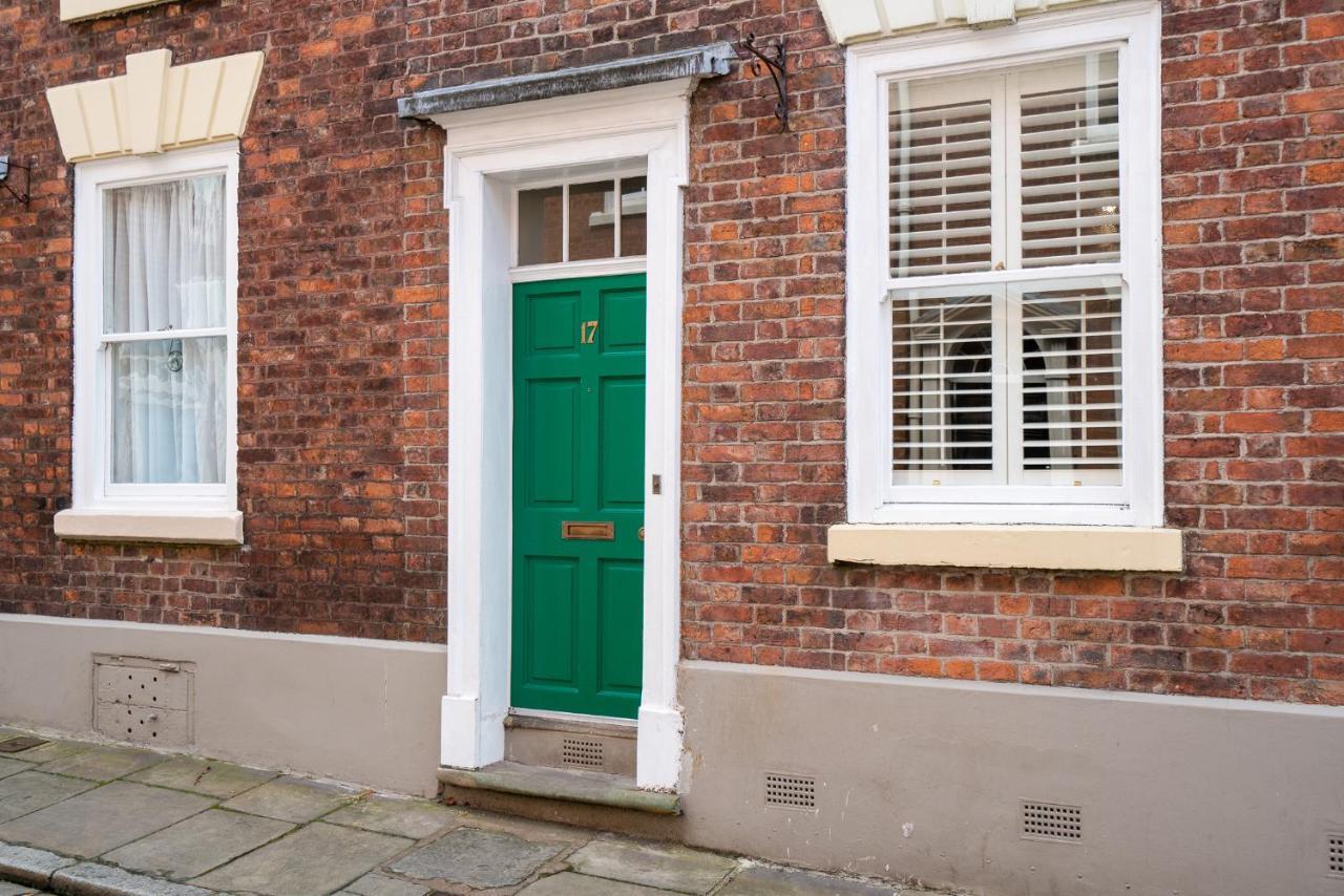 18Th Century Townhouse In Chester City Centreヴィラ エクステリア 写真