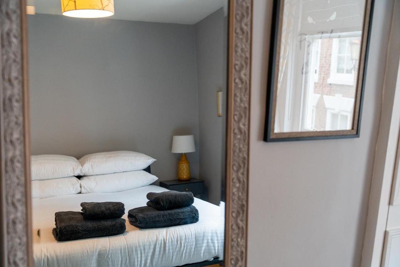 18Th Century Townhouse In Chester City Centreヴィラ エクステリア 写真