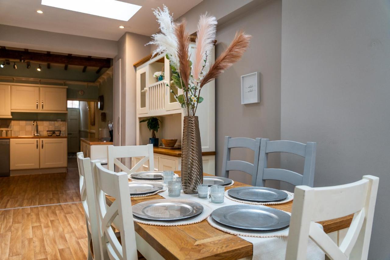 18Th Century Townhouse In Chester City Centreヴィラ エクステリア 写真
