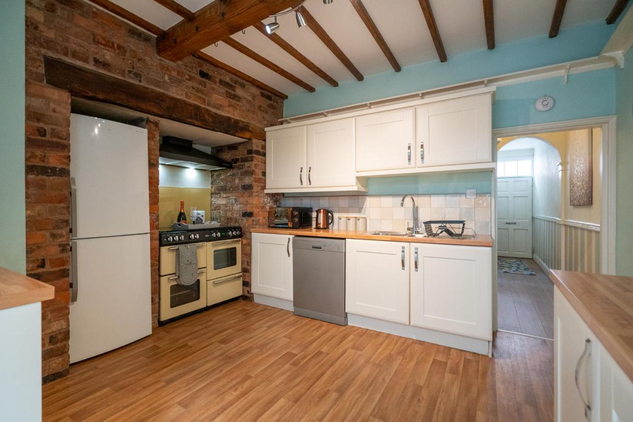18Th Century Townhouse In Chester City Centreヴィラ エクステリア 写真