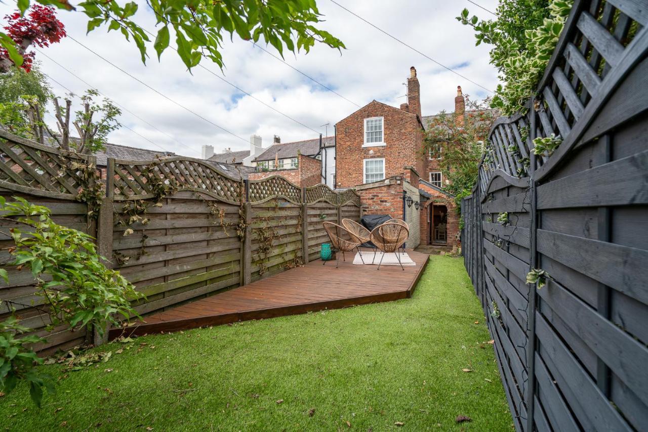 18Th Century Townhouse In Chester City Centreヴィラ エクステリア 写真